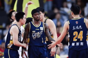 乐鱼-广东输辽宁遭4坏消息！三分+内线全崩，崔永熙低迷，陈家政无地位|胡明轩|杜润旺|徐杰|付豪|比赛_新浪体育_新浪新闻