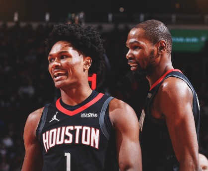 乐鱼网页版-同场33分！17投15中超高效率！火箭队内线核心的证明之战啊！